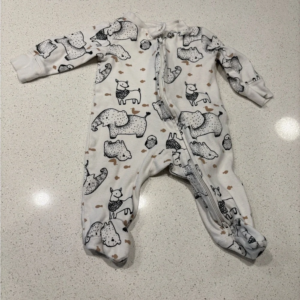 Carter’s 5 piece bundle - 3 month